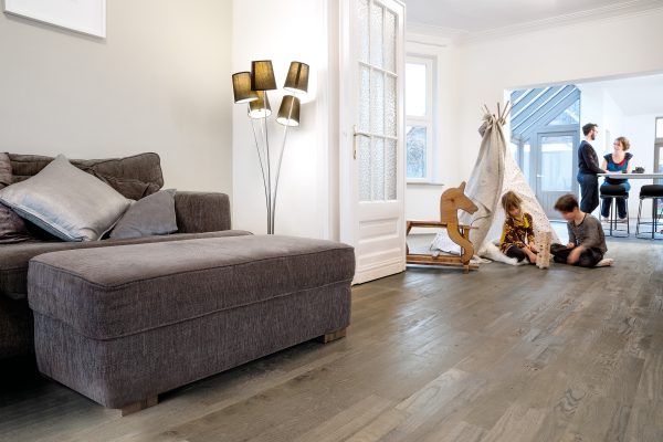 Three-layer parquet Quick-Step Variano Royal grey oak oiled VAR1631S