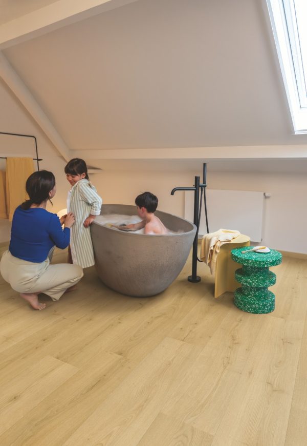 Vinyl floor Quick-Step Bloom Brushed Oak Honey AVMPU40318