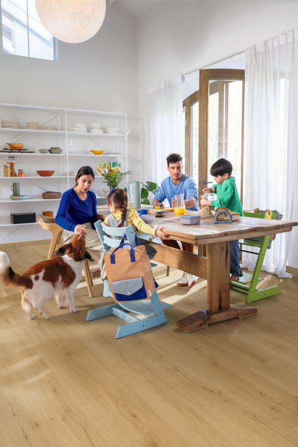 Vinyl floor Quick-Step Bloom Brushed Oak Honey AVMPU40318
