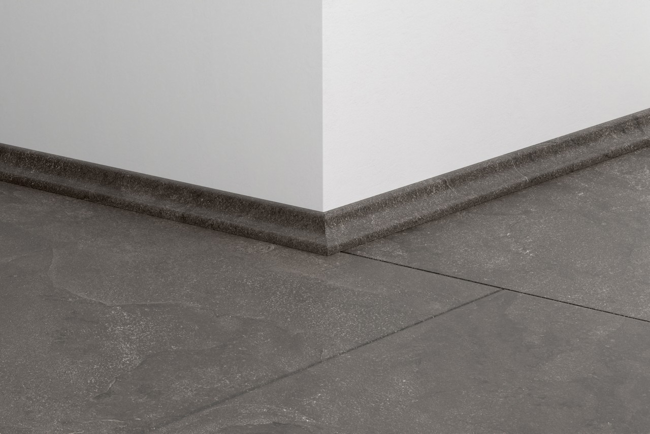 Laminēta grīdlīste Quick-Step 17*17*2400mm QSSCOT05485